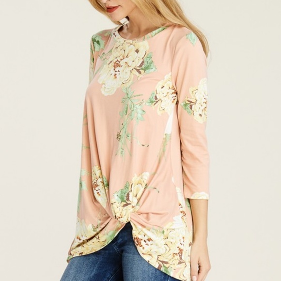 Blush Floral Knot Top - Picture 5 of 6